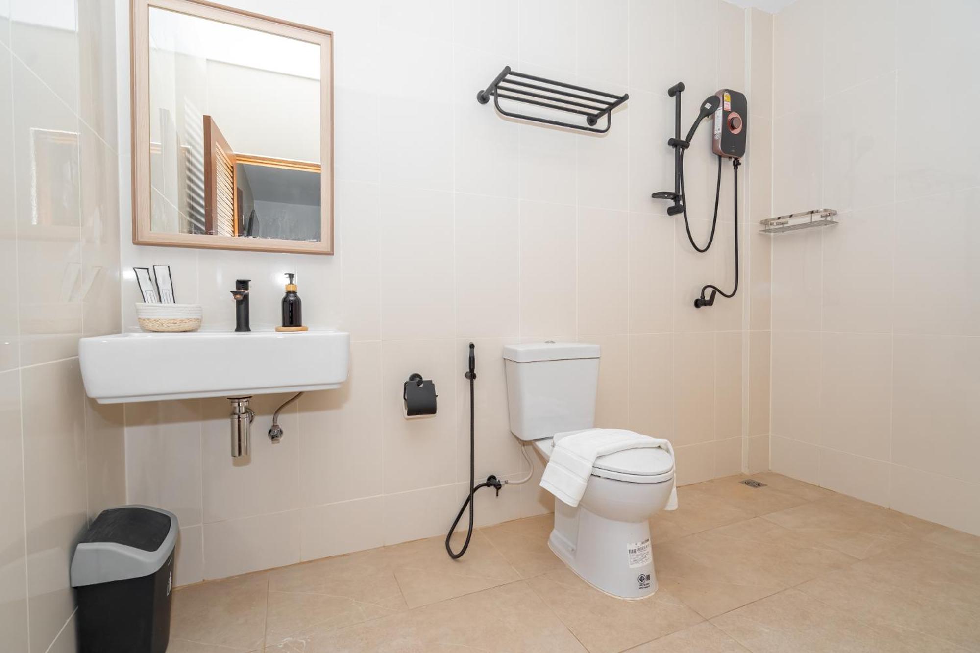 Karon Mitsu Guesthouse מראה חיצוני תמונה