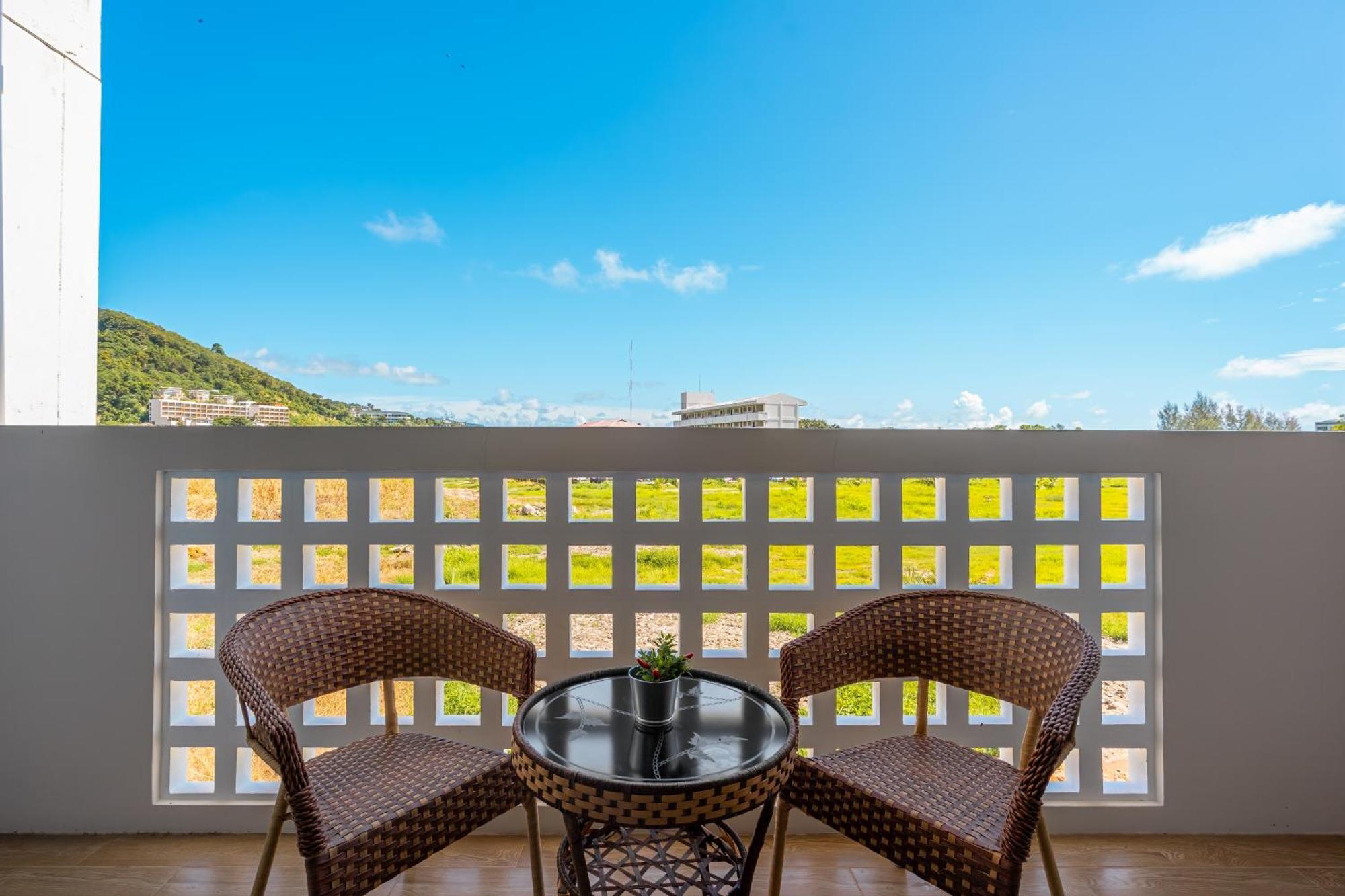 Karon Mitsu Guesthouse מראה חיצוני תמונה
