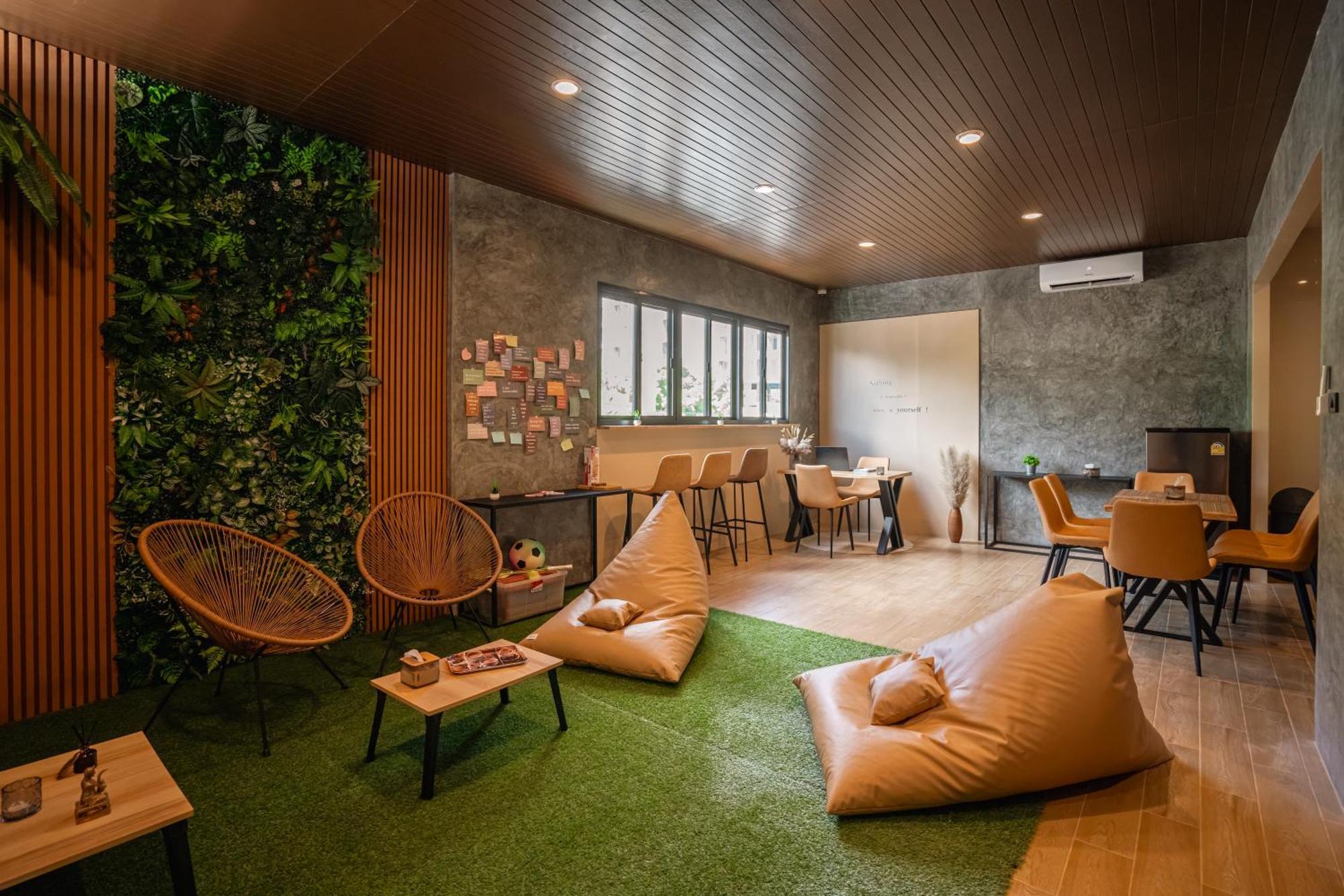 Karon Mitsu Guesthouse מראה חיצוני תמונה
